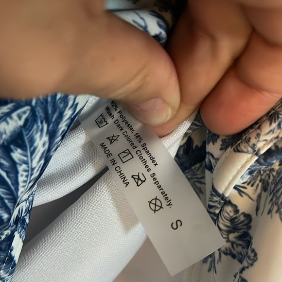 NWOT Women's Print Spaghetti Strap One Piece Sculpting Bodice Swim Suit Small - Picture 9 of 11